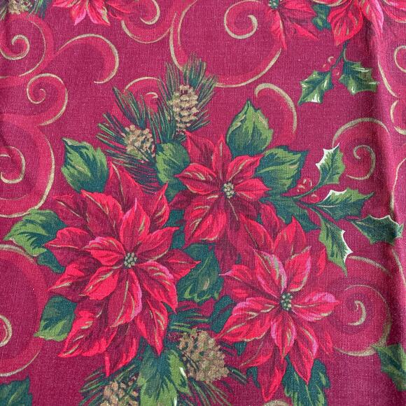 Christmas tablecloth thick cotton blend poinsettias red green gold vintage 1980s - Picture 1 of 6